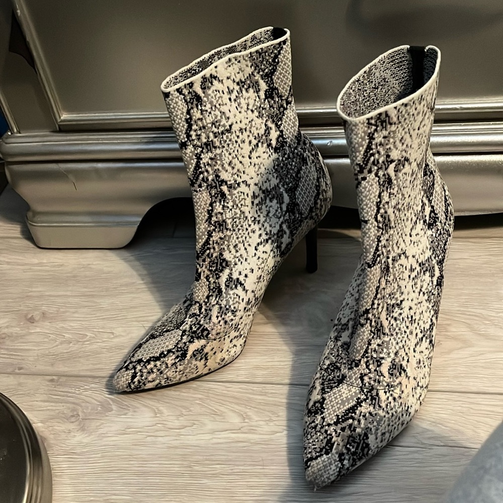 steve madden heeled booties